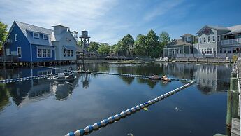 Spacious 3b/3b, Sleeps 6, Lakeview, Beach Access!