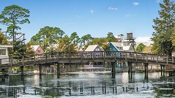 Spacious 3b/3b, Sleeps 6, Lakeview, Beach Access!