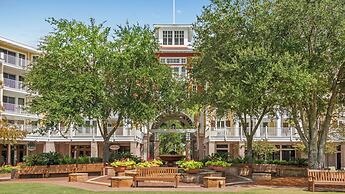 Spacious 3b/3b, Sleeps 6, Lakeview, Beach Access!