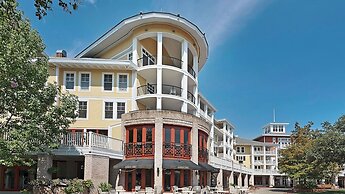 Spacious 3b/3b, Sleeps 6, Lakeview, Beach Access!