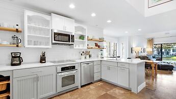 Spacious 3b/3b, Sleeps 6, Lakeview, Beach Access!