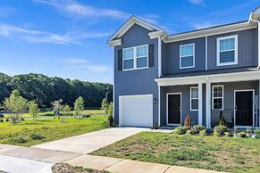 Cozy Luray Townhome Getaway 3 Bedroom Townhouse by RedAwning