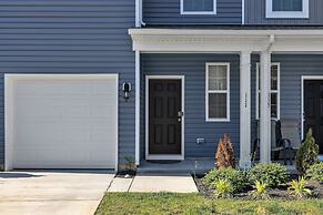 Cozy Luray Townhome Getaway 3 Bedroom Townhouse by RedAwning