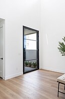 Lagoon Life Beach House 7 Bedroom Home