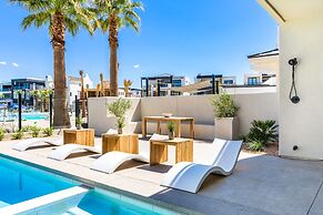 Lagoon Life Beach House 7 Bedroom Home