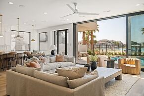 Lagoon Life Beach House 7 Bedroom Home