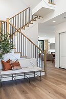 Lagoon Life Beach House 7 Bedroom Home