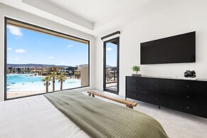 Lagoon Life Beach House 7 Bedroom Home