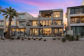 Lagoon Life Beach House 7 Bedroom Home