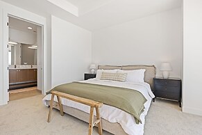 Lagoon Life Beach House 7 Bedroom Home