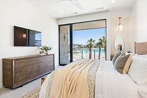 Lagoon Life Beach House 7 Bedroom Home