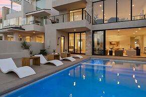 Lagoon Life Beach House 7 Bedroom Home