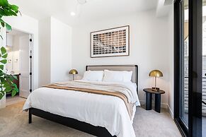 Lagoon Life Beach House 7 Bedroom Home