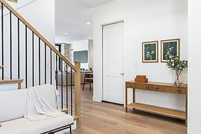 Lagoon Life Beach House 7 Bedroom Home