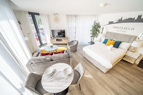 Priestley House Apartment - City Retreat