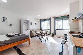 Seaview Charm Studio