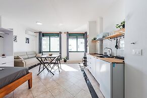 Seaview Charm Studio