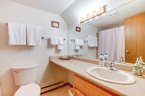 Fraser Mountain Retreat w/ Resort Amenities!