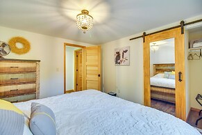 On-site Lake Access: Group Getaway in Afton