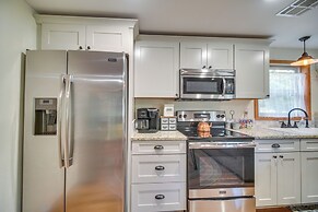 On-site Lake Access: Group Getaway in Afton