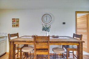 On-site Lake Access: Group Getaway in Afton