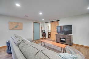 On-site Lake Access: Group Getaway in Afton