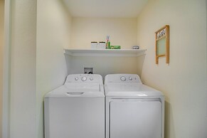 On-site Lake Access: Group Getaway in Afton