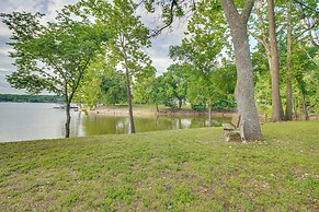 On-site Lake Access: Group Getaway in Afton