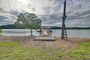 On-site Lake Access: Group Getaway in Afton