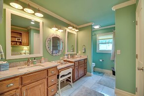 On-site Lake Access: Group Getaway in Afton