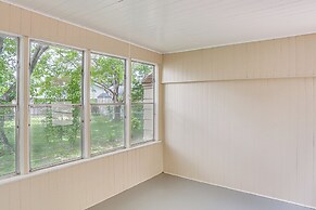 Charming Saint Paul Retreat: 7 Mi to Downtown!