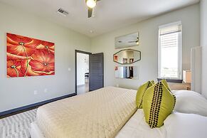 Modern Lake Charles Condo w/ Balcony: 7 Mi to Dtwn