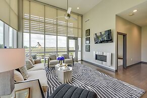 Modern Lake Charles Condo w/ Balcony: 7 Mi to Dtwn