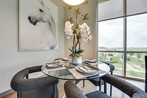 Modern Lake Charles Condo w/ Balcony: 7 Mi to Dtwn