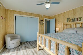 Lakefront Home in Hartford: Hot Tub, Kayaks & Dock