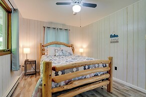 Lakefront Home in Hartford: Hot Tub, Kayaks & Dock