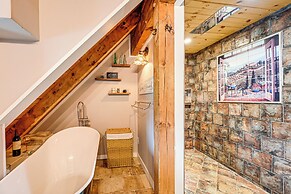 Ronda Home w/ Hot Tub + Fire Pit, Near Wineries!