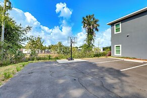 Inviting Palmetto Condo: 11 Mi to Beach!