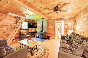 Cardinal Pines Cabin on 8 Acres - Dog Friendly!