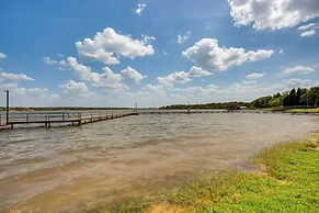Tranquil Retreat: Half-mi to Cedar Creek Reservoir