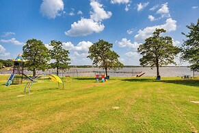 Tranquil Retreat: Half-mi to Cedar Creek Reservoir