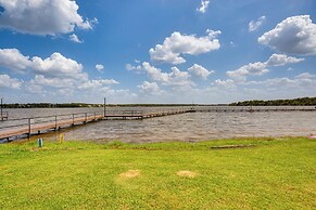Tranquil Retreat: Half-mi to Cedar Creek Reservoir