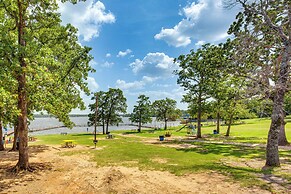 Tranquil Retreat: Half-mi to Cedar Creek Reservoir