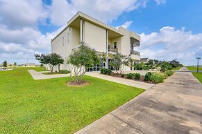 Lake Charles Retreat w/ Fireplace Near Casinos!