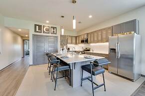 Lake Charles Retreat w/ Fireplace Near Casinos!