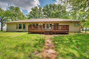 Peaceful Garden City Getaway w/ Grill & Fire Pit