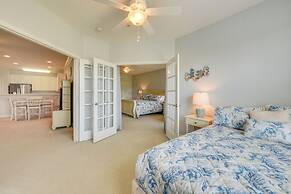 Calabash Condo w/ Pool Access: 11 Mi to Beach!