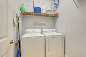 Pool Access & 11 Mi to Beach: Calabash Condo!