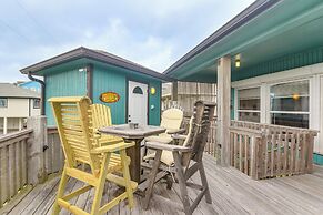 Crystal Beach Home w/ Deck + Ocean Views!