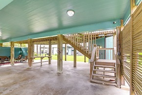 Crystal Beach Home w/ Deck + Ocean Views!